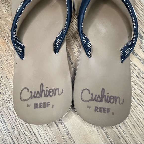 REEF Cushion Comfort Flip Flop Sandals Brown Tan Beach Summer Women’s Size 8 - Picture 3 of 5